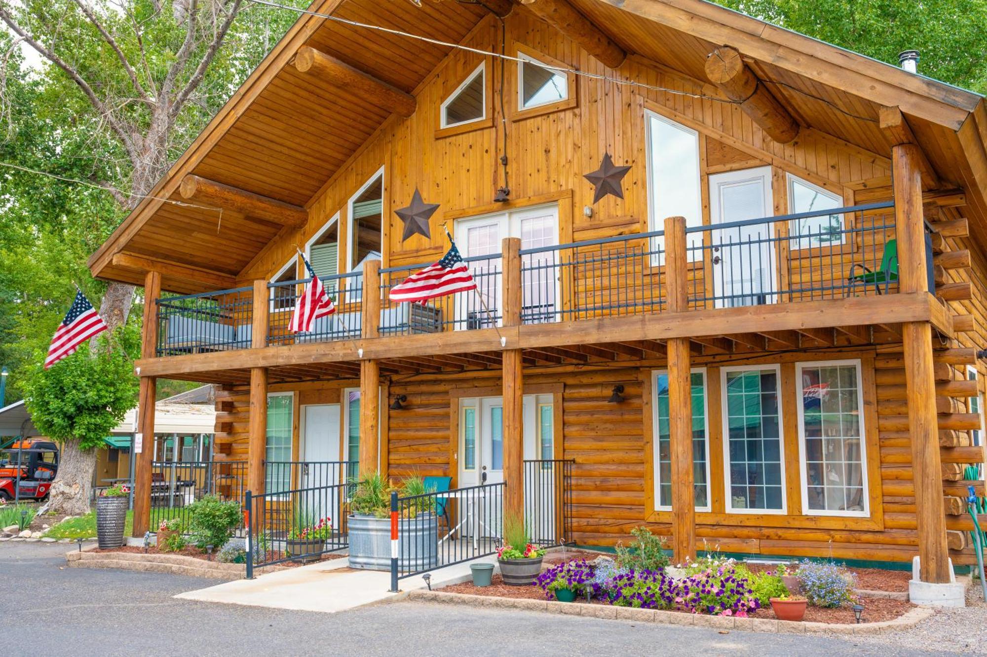 Alpine Lodge Hotel Cascade Exterior photo